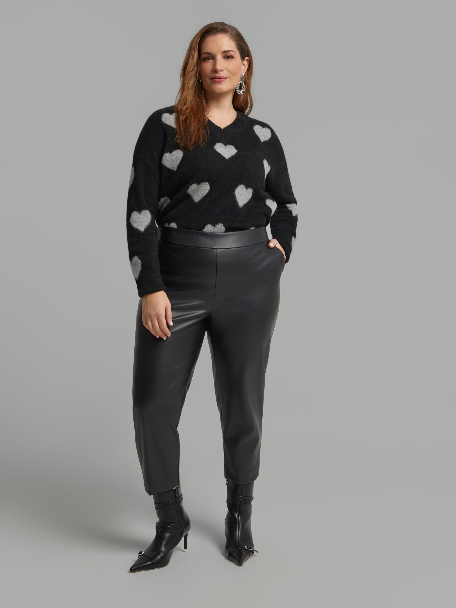 MAT - V Neck Heart Sweater (8601.5028)